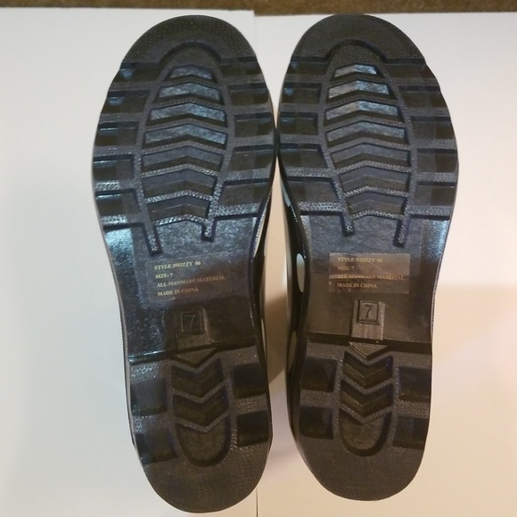 Black and white rainboots - Picture 6 of 8